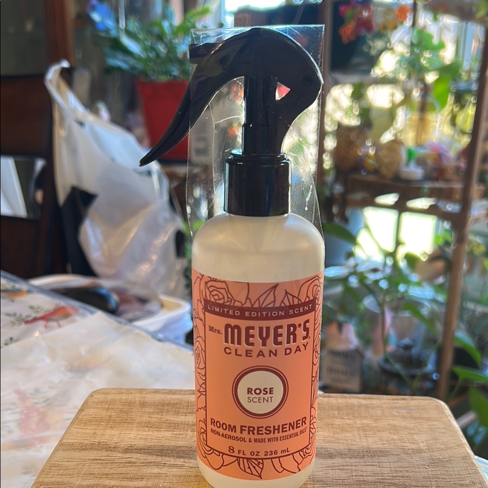 Mrs. Meyer’s Clean Day Room Freshener Rose Scent Limited Edition 8 Fl Oz New